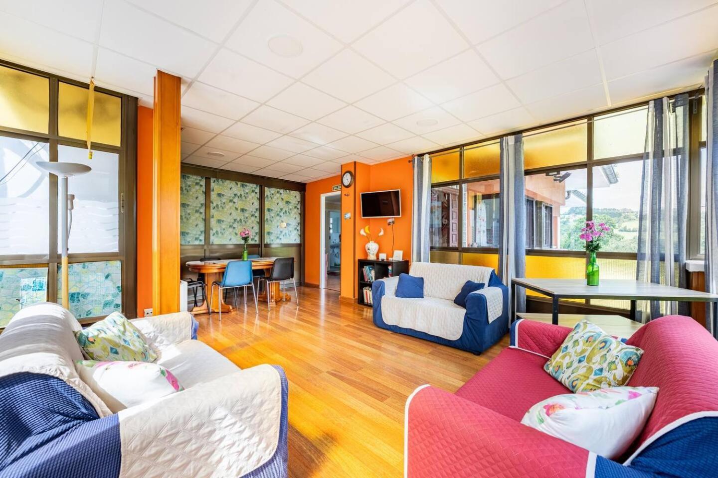 Villa Family House Gijón Esterno foto