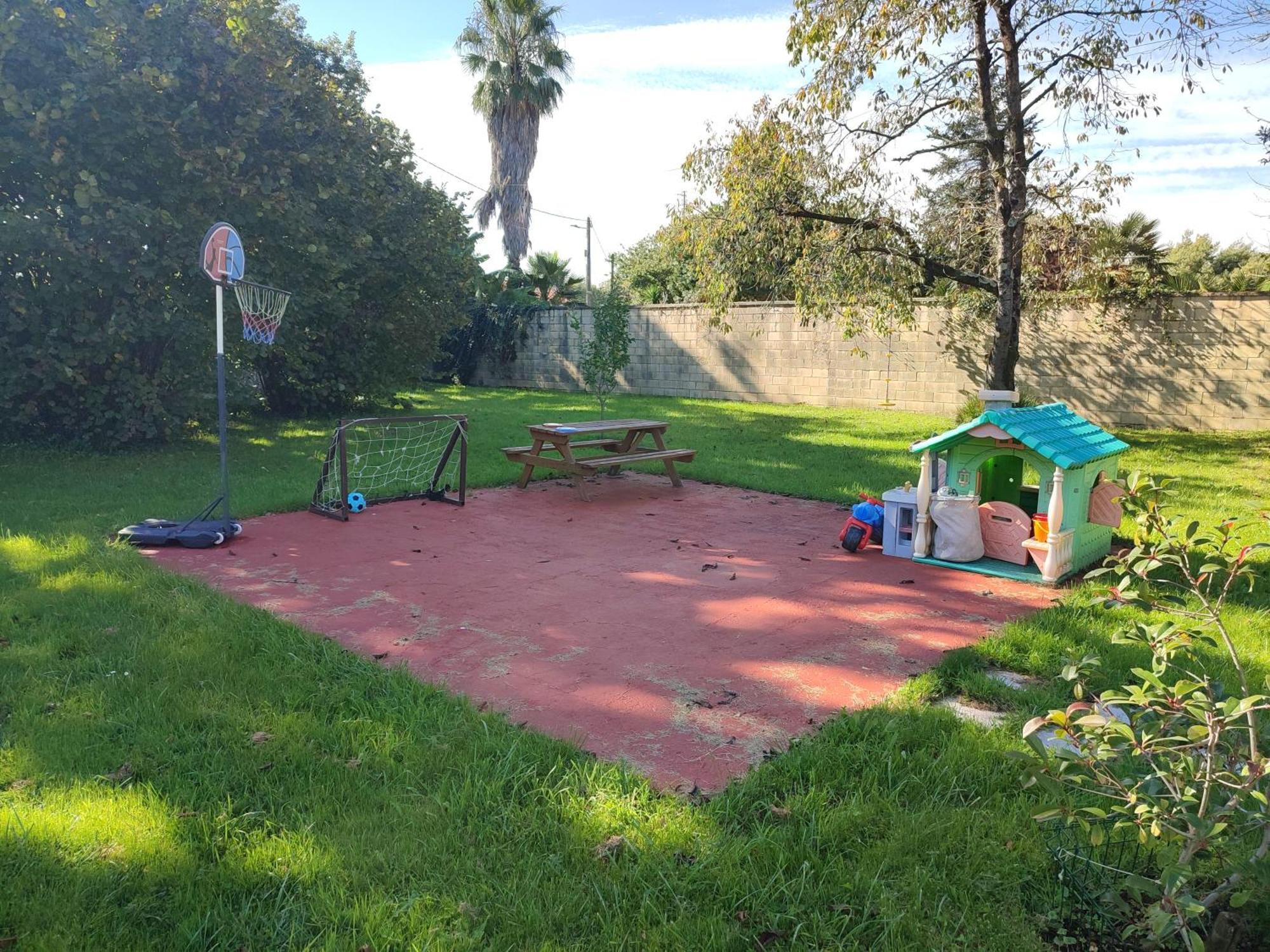 Villa Family House Gijón Esterno foto
