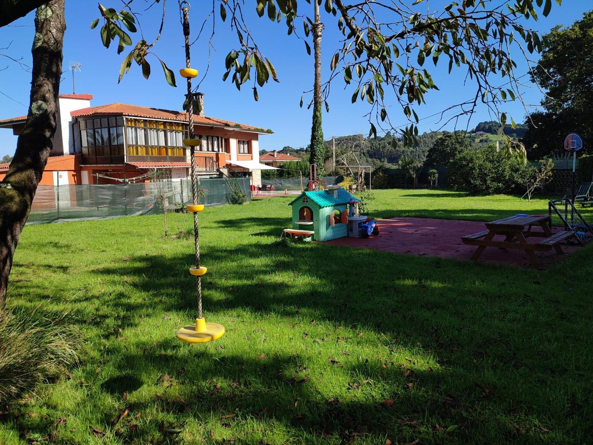 Villa Family House Gijón Esterno foto