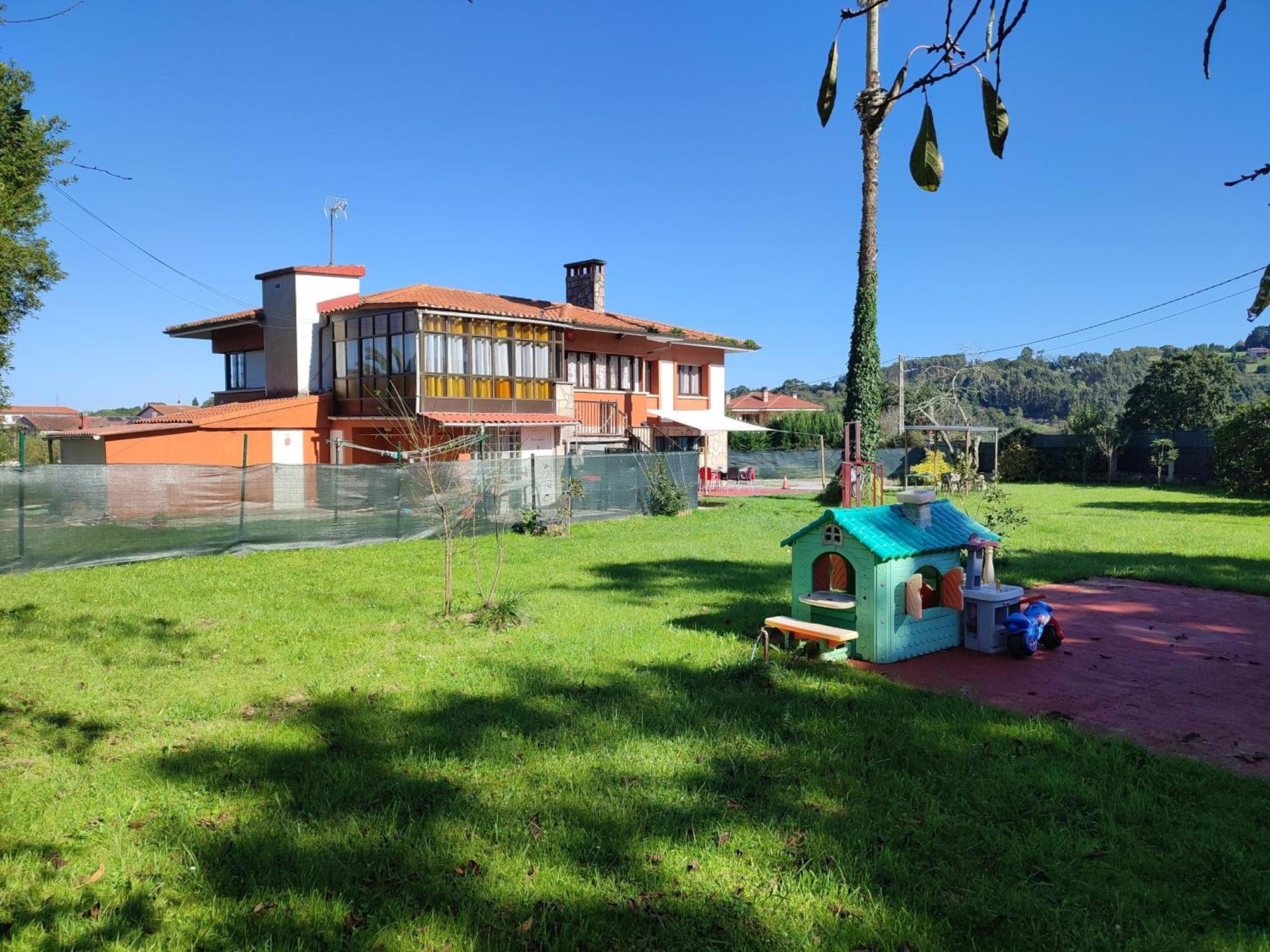 Villa Family House Gijón Esterno foto